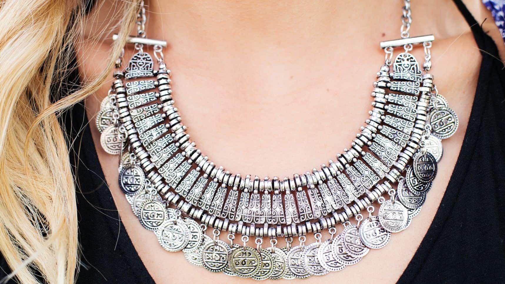 6 Ways to Properly Wear Your Silver Jewellery