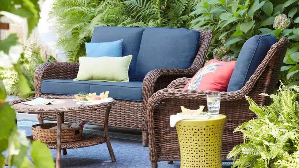 The Best Ways to Shop for Outdoor Furnishings